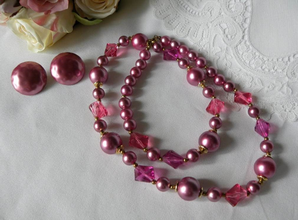 Buy Zaveri Pearls Pink Cateye Pearls Beaded Embellished Indo Western  Necklace-ZPFK16716 Online